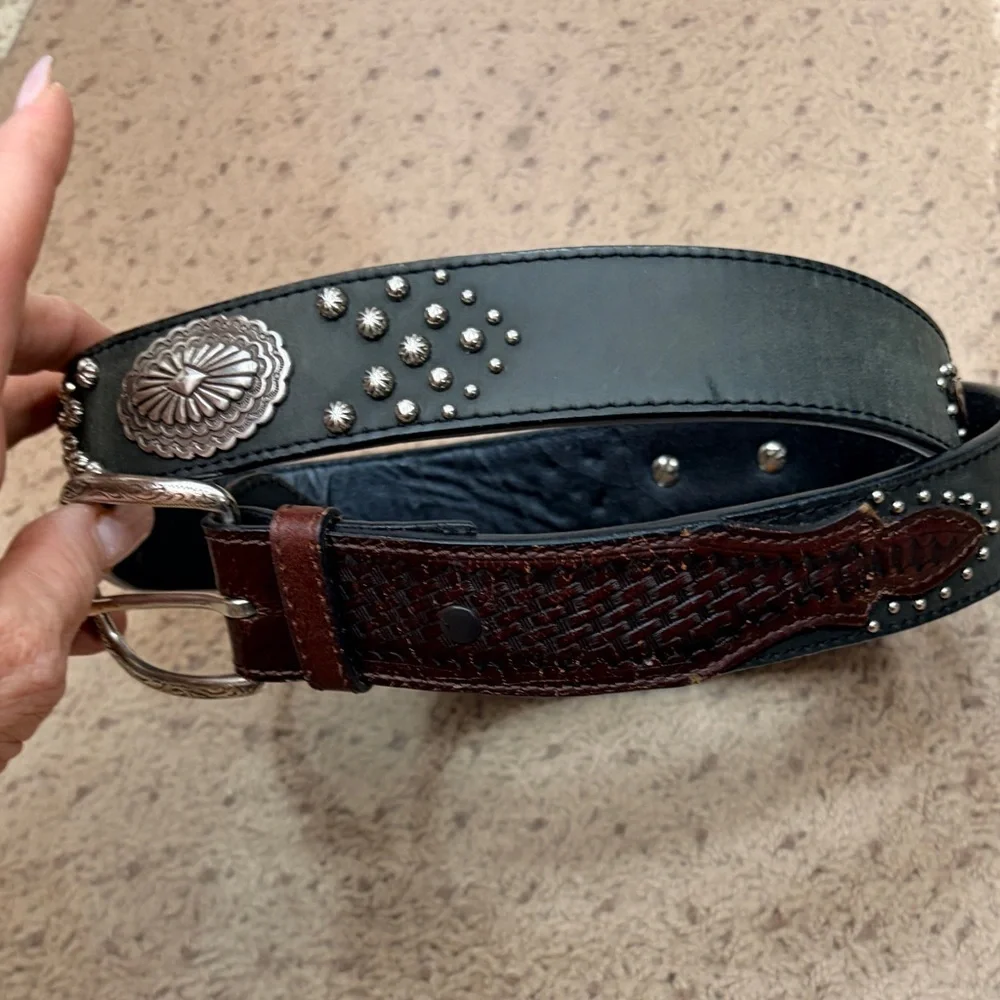 TEXAS Leather Mfg. Black and Brown Western Leather Belt with Silver Accents M/L